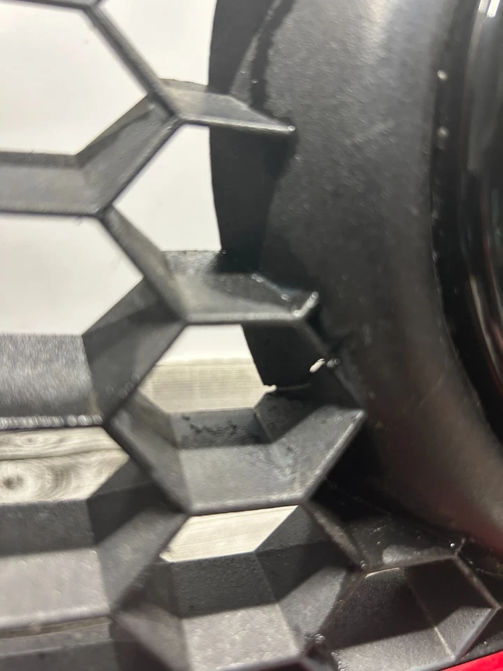 2007 Volkswagen Golf GTI Front Upper Grill Foto 3 de 4