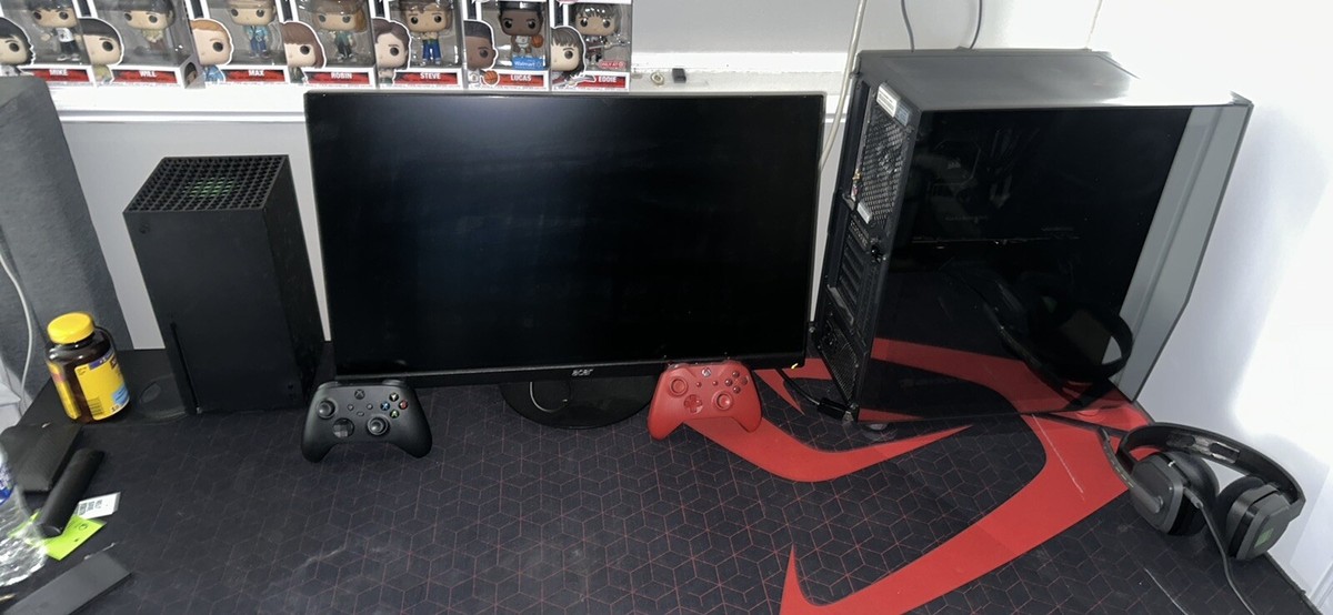 Ultimate Gaming setup. XBOX SERIES X-GAMING PC RTX 2070 Ultimate Gaming setup. XBOX SERIES X-GAMING PC RTX 2070