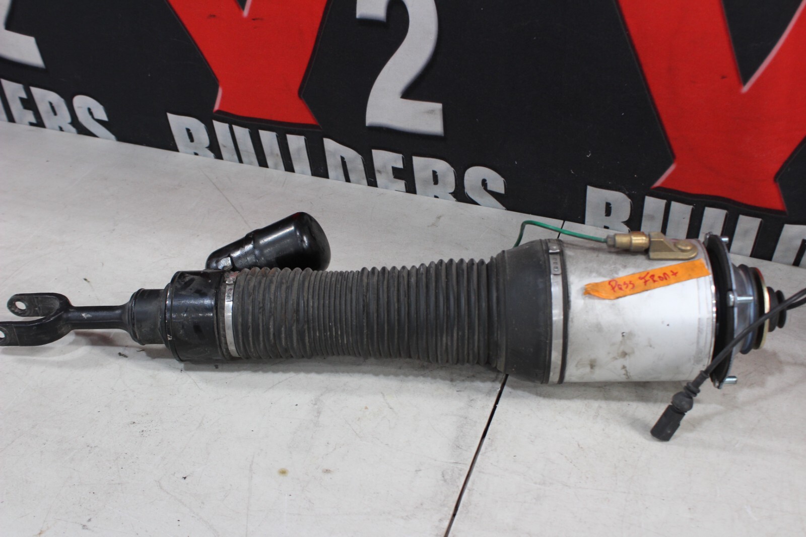 2006 BENTLEY CONTINENTAL FLYING SPUR PASS RH FRONT AIR SUSPENSION STRUT