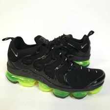nike vapormax plus black volt