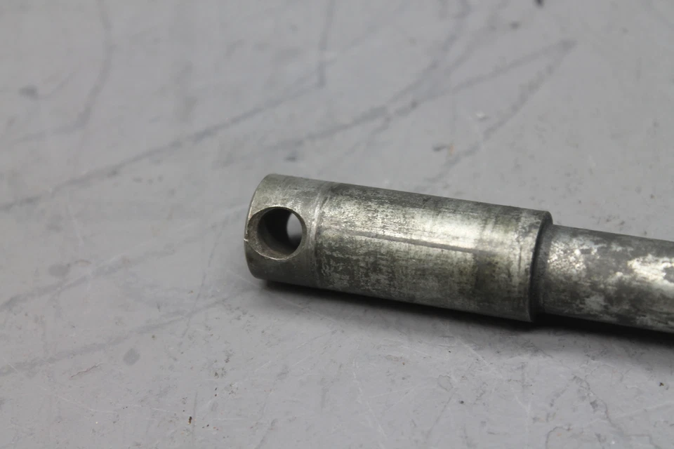 1981 KAWASAKI 750 LTD 前轮轮 RIM AXLE PIVOT BOLT — 第 4/4 张图片