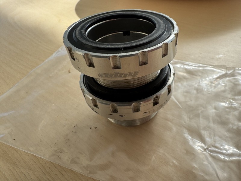 Hope 30mm Bottom bracket Silver