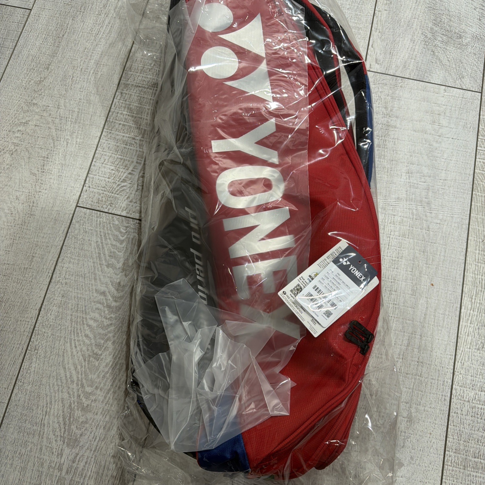 YONEX Pro Racquet Bag 9 Pack Scarlet Tennis Bag