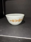 Vintage Pyrex Butterfly Gold 1-1/2 Quart 402 Nesting Mixing Bowl-Orange on White