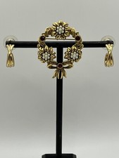 Lot Of 2 Avon Gold Tone Christmas Brooch Pin And Avon Pierced Earrings EUC