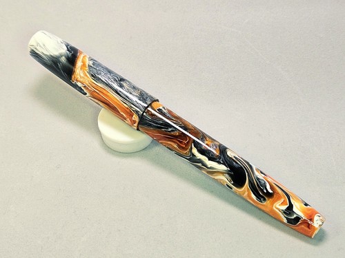 A Medida 'OCTUBRE' AnalogNotes Fntn Pluma Otoño Boreal Manipulación Resina 1/1 M - Imagen 3 de 23