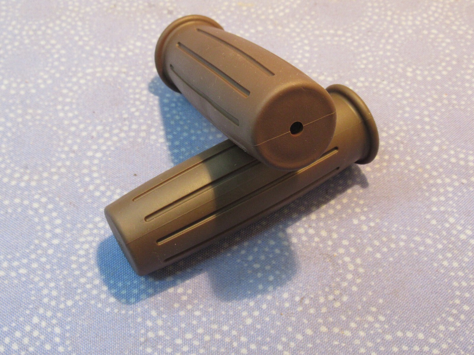 Brown Cruiser Bicycle Grips 43/4" Long 11/2" Wide Fits 7/8" Handlebar