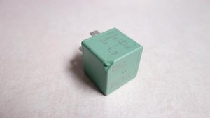 Реле 90987 03003