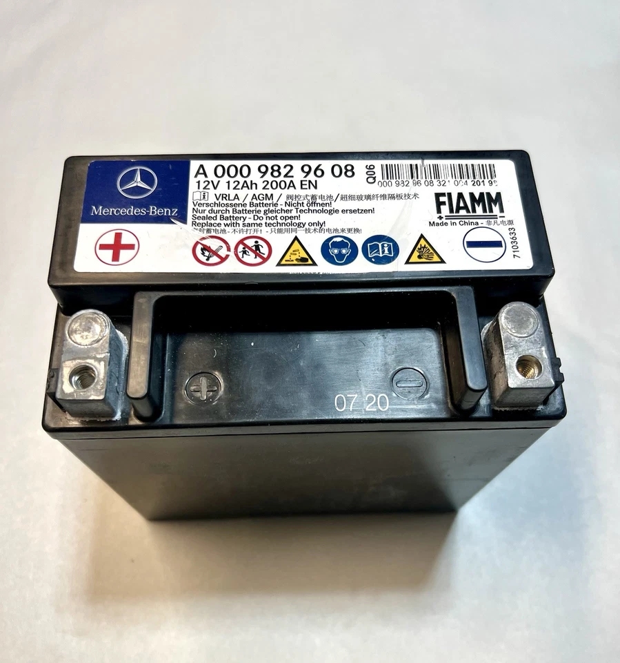 Batería Auxiliar Original Mercedes Benz W222 + Otros 0009829608 Foto 2 de 4