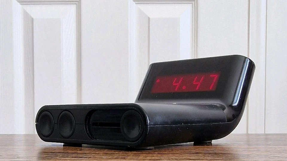 Bosch Electronic Alarm Clock / Space Age / Modernist / Red / Black / Vintage  - Image 4 of 4