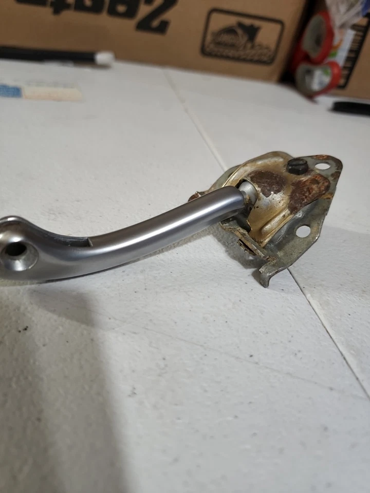 Soporte de espejo retrovisor convertible Pontiac Bonneville Catalina 1969-70 NOS GM Foto 3 de 4