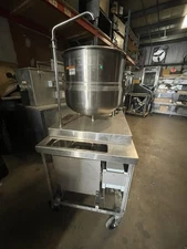 Market Forge 10 Gal, Electric Steam Kettle With Steam Generating Base