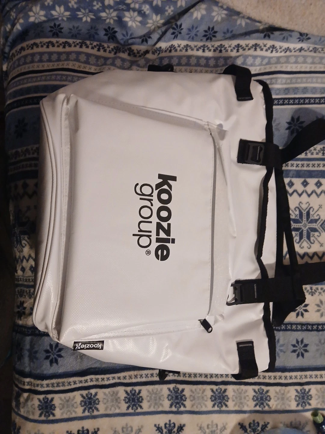 KOOZIE OLYMPUS 28 CAN COOLER BAG TOTE PORTABLE DRINK ICE CHEST INSULATED WHITE👀
Opens in a new wind