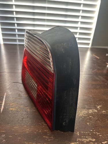 1997-2005 BMW 525i/530i/550i/M5 Left Side Tail Light OEM - Picture 2 of 4