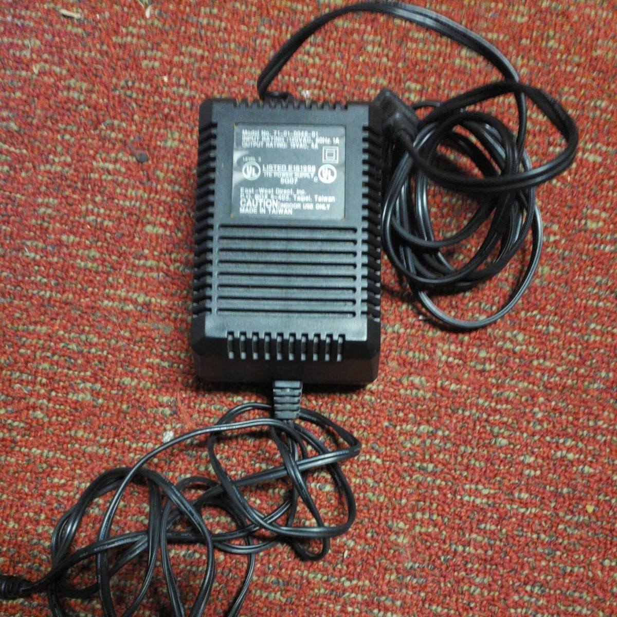 East-West Direct, Inc Model 71-01-0048-01 19V AC 4A Power Supply 1
