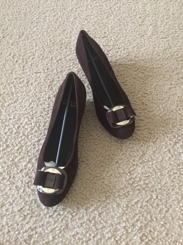 Nuova con scatola Stuart Weitzman Beaudelair pompa in pelle scamosciata zeppa nascosta con fiocco 5 6,5 7 7,5 8 - Foto 3 di 12