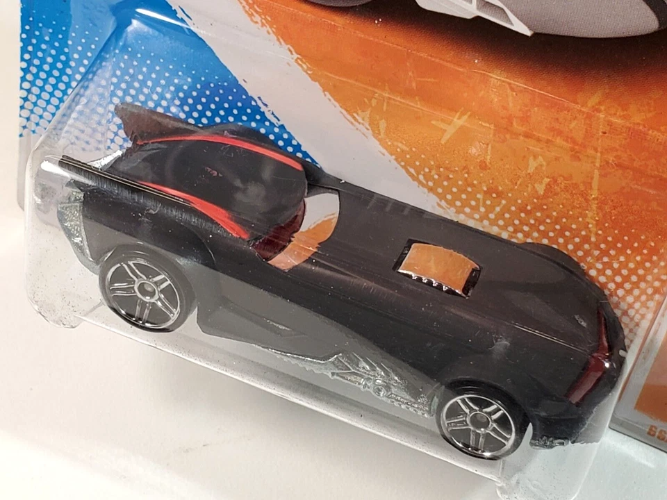 2011 Hot Wheels Black The Batman Batmobile Track Stars 66/244 - Image 4 of 4
