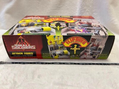 Small Soldiers FLIP OVER ACTION ATTACK ZONES includes 4 Small Soldiers FLIP OVER ACTION ATTACK ZONES includes 4