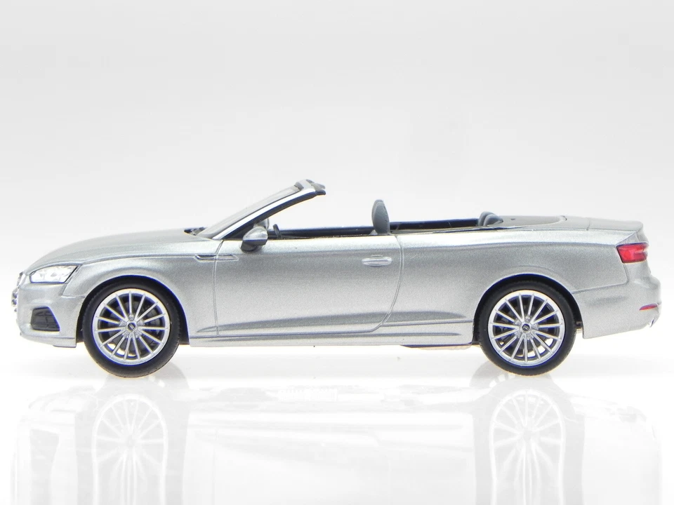 Литая под давлением серебристая модель автомобиля Audi A5 кабриолет 2017 Florett 5331 Spark 1:43 - Изображение 2 из 4