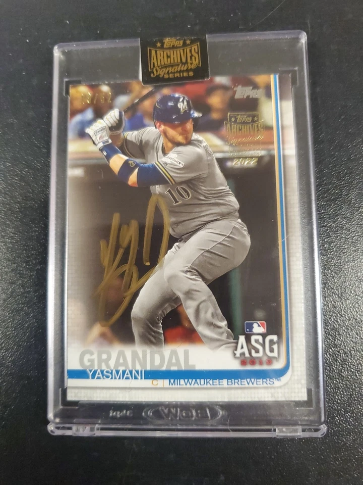 2022 Topps Archives Signature Series Yasmani Grandal Auto /52 - Image 2 of 4
