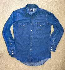 Vintage Men  s Wrangler Denim Button Up Pearl Snaps Regular Fit Medium M  USA
