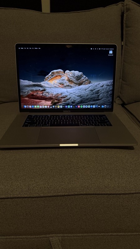 2017 15-inch MacBook Pro Quad-Core Intel Core i7 16GB RAM 500GB READ DESCRIPTION