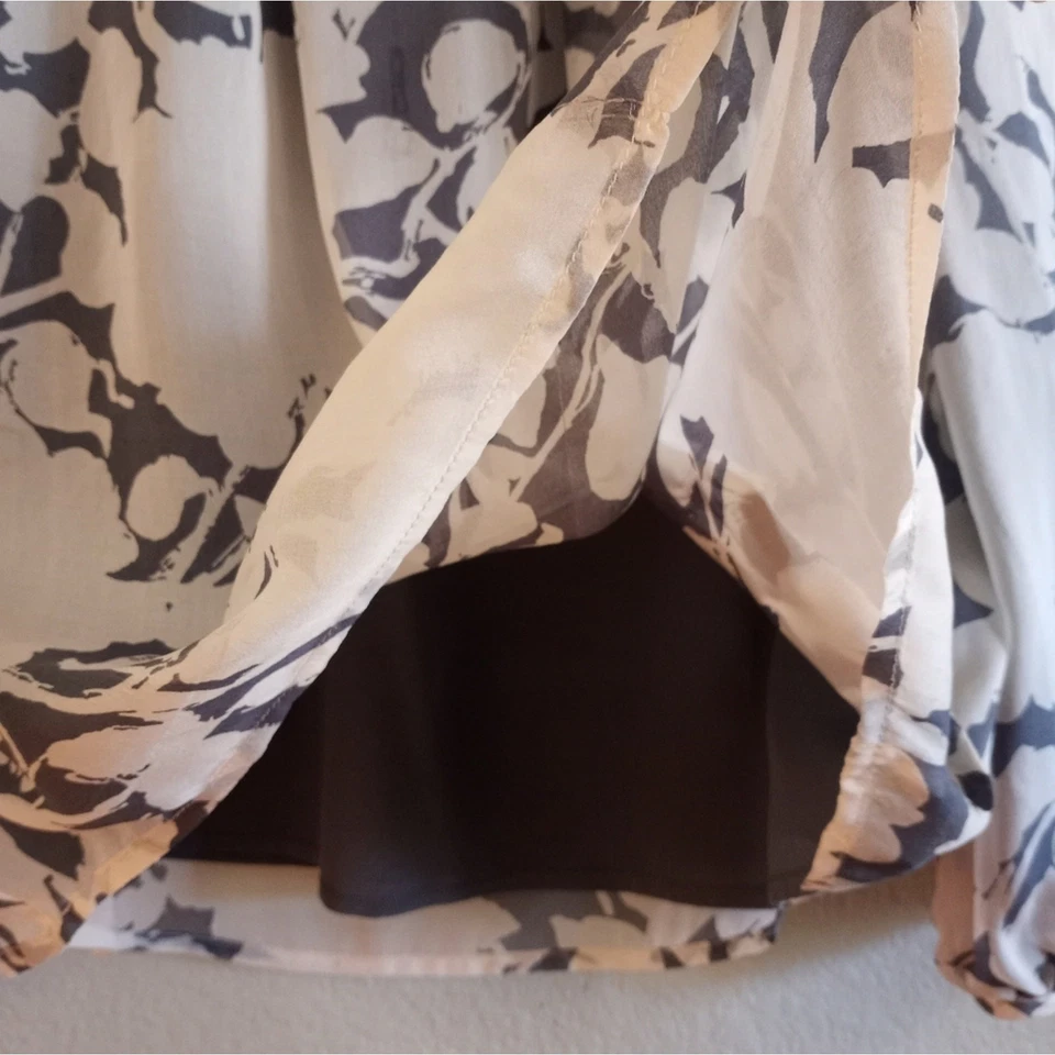 Tocca Silk Whimsigoth Victorian Puffed Sleeve Casual Feminine Sheer Boho blouse - Image 4 of 4