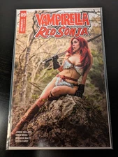 Vampirella / Red Sonja #9 Cosplay Variant (Dynamite Comics 2020) Athena Rose 
