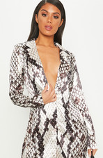 NWT PRETTY LITTLE THING Women's Gray Satin Snake Print Blazer Dress sz 0