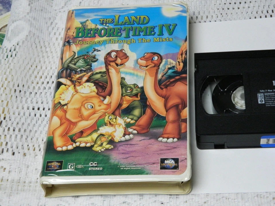 The Land Before Time IV: Journey Through the Mists VHS, 1996, Clamshell Tested - Image 2 of 4