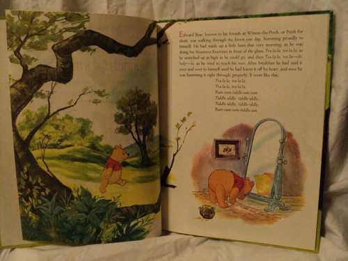 Walt Disney Winnie the Pooh A tight Squeeze book - Imagen 6 de 11
