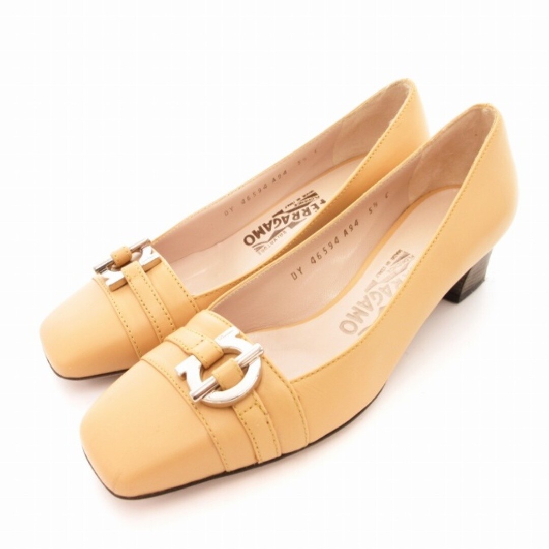 Salvatore Ferragamo Pumps Gancini Square Toe Chunky Heel Salvatore Ferragamo Pumps Gancini Square Toe Chunky Heel