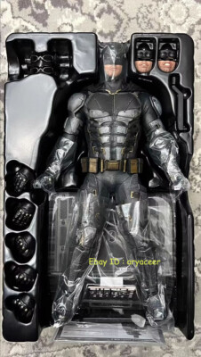 Hot Toys MMS432 Justice League Batman Tactical Batsuit Ver 1/6