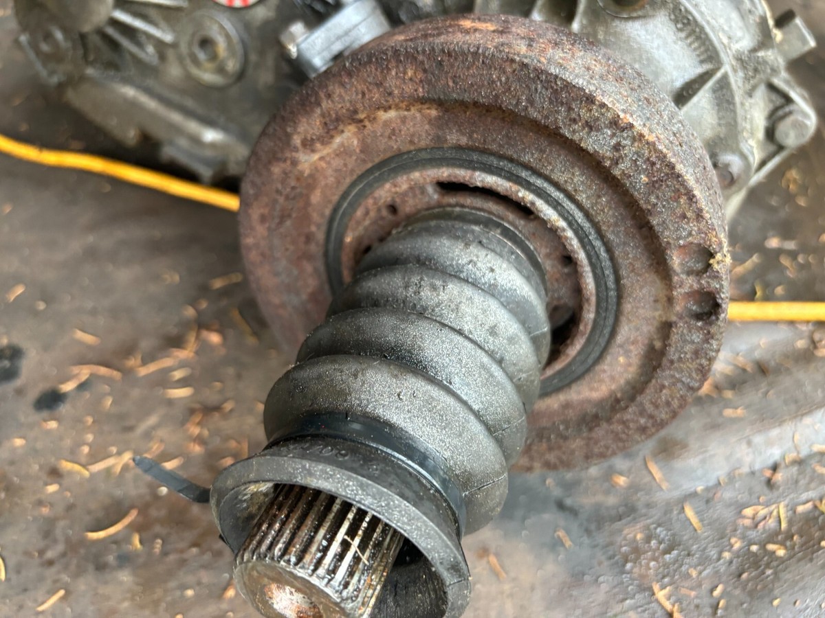 けいやうー　④ 03-06 Jeep Wrangler TJ LJ OEM Transfer Case 23 Spline 4.0