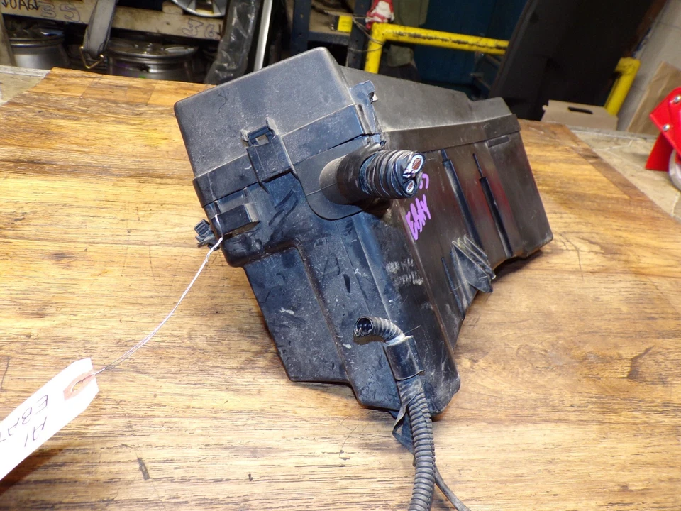 SUBARU LEGACY 2002-2005 2,5 L compartimento motor relé de fusibles caja de conexiones OEM Foto 4 de 4