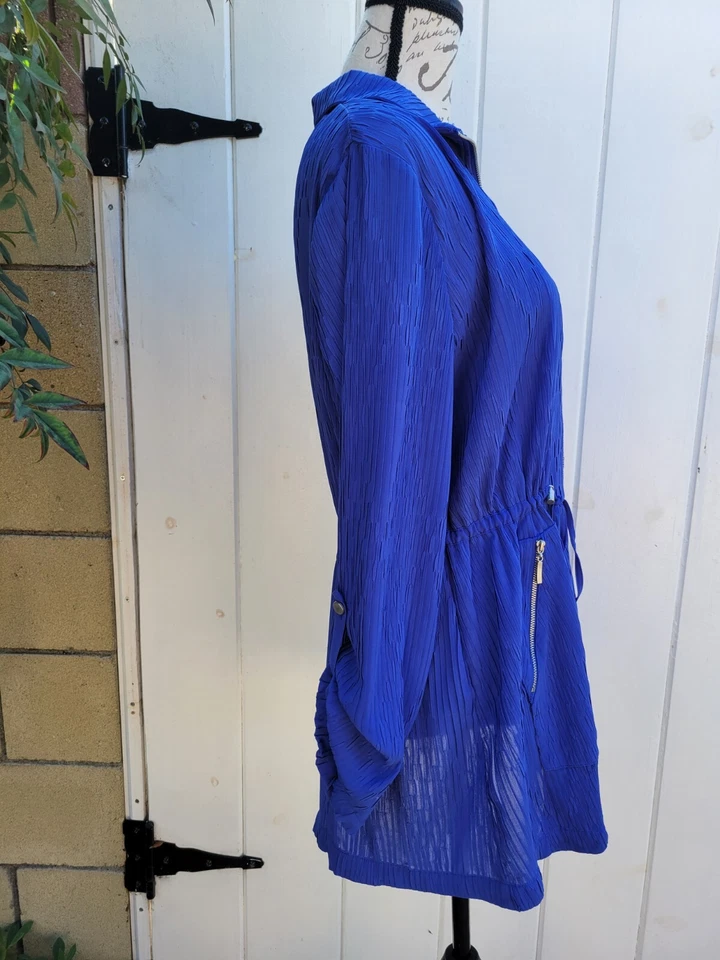 Chaqueta Larga Chico's Travelers Azul Real Cremallera Texturizada con Cordón Talla 2 Foto 2 de 4