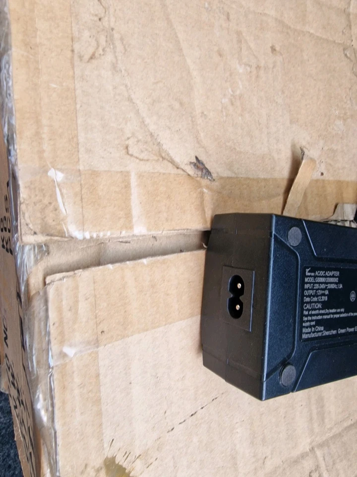 DC power supply adapter model GS08901200600M2 - DC 12V 6A - Image 3 of 4