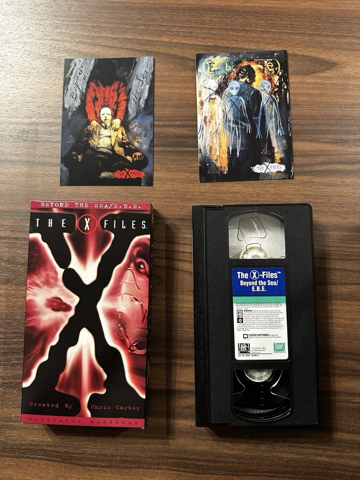 The X-Files VHS Boxed Set - 6 Episode Collection with Original Promo Art Cards - Image 3 of 4