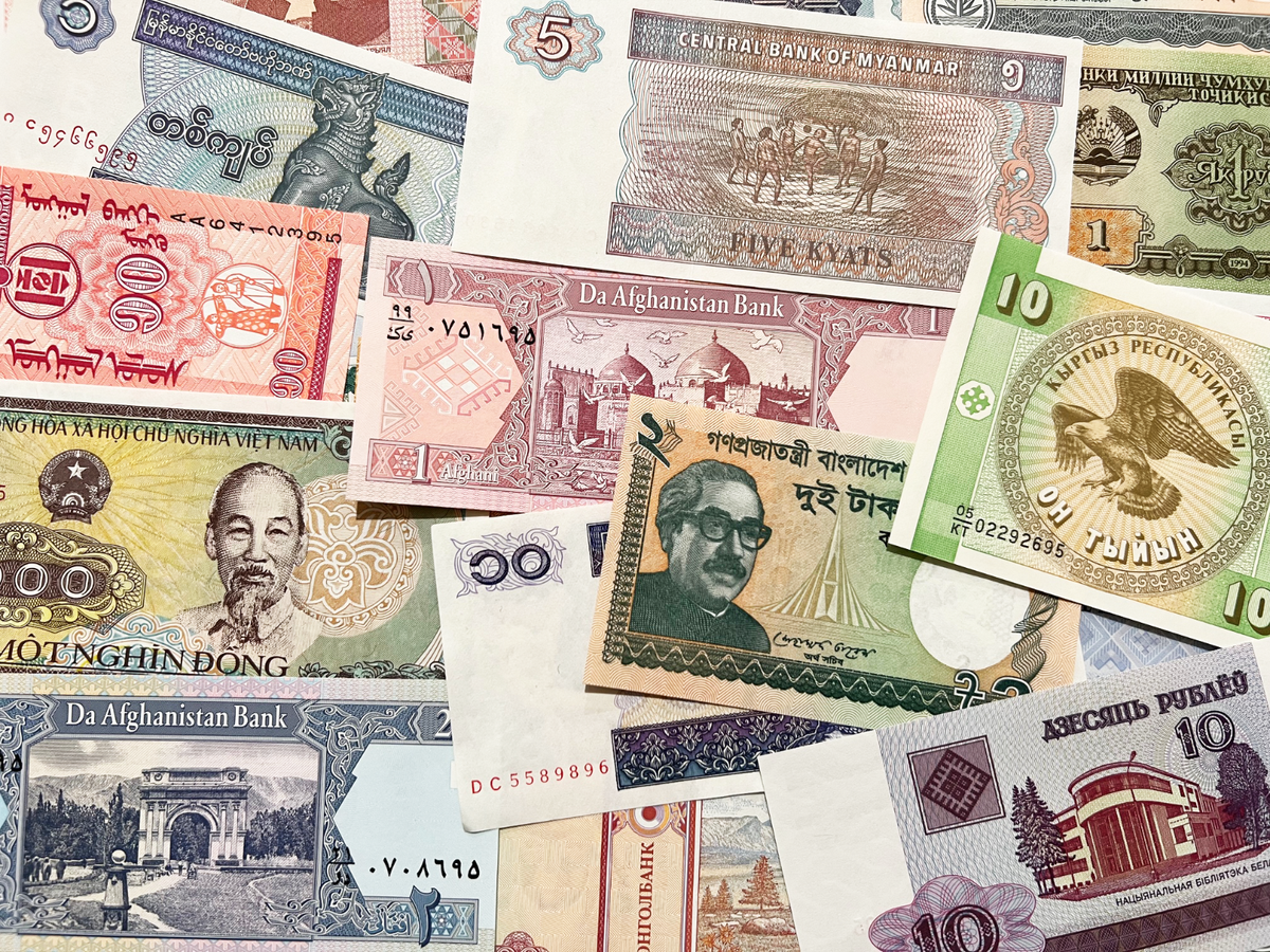 25 Banknote World Paper Money Lot Set Currency Collection Cash