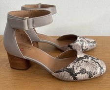 Clarks Womens Un Cosmo Ankle Strap Shoes Beige Animal Print UK5 D New (other)