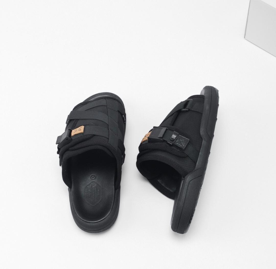 Men 9.0US Visvim Christo Sandal M Size Luxury Streetwear Men 9.0US Visvim Christo Sandal M Size Luxury Streetwear