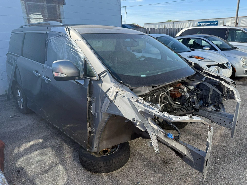 Conjunto de parachoques trasero Nissan Quest 2011-2017 OEM Foto 3 de 4