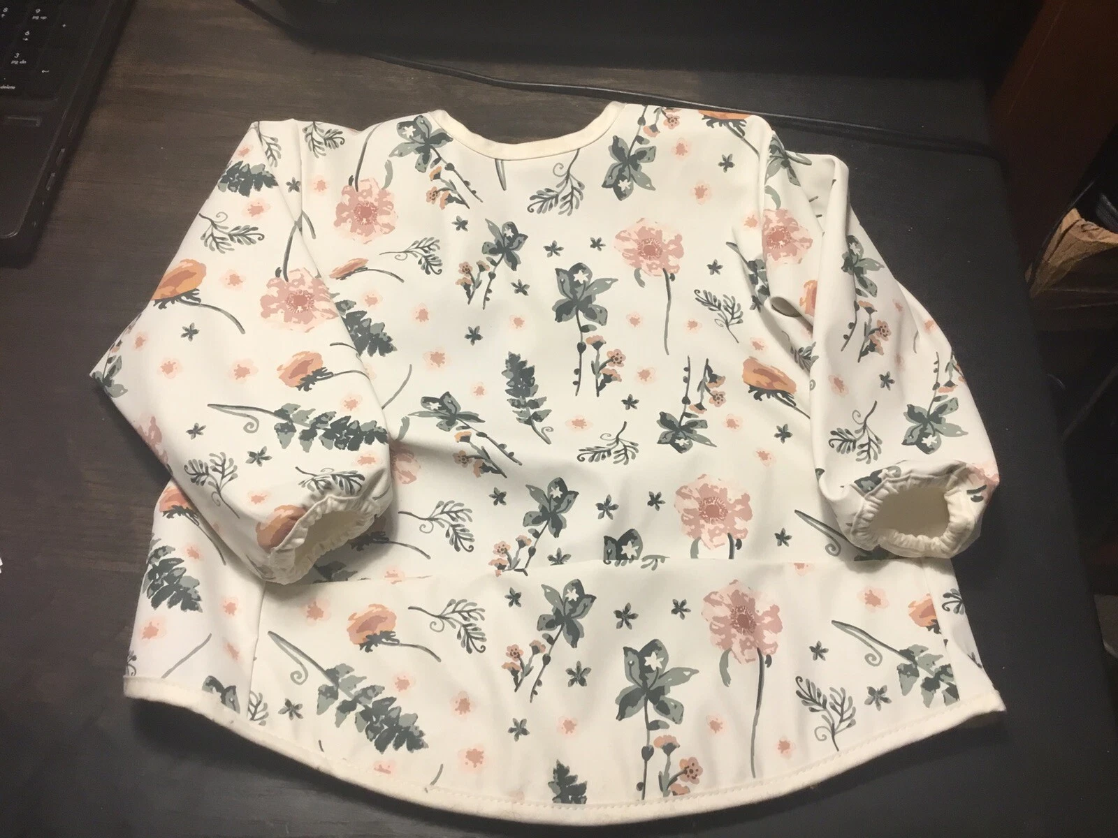 Elodie Detalis bib