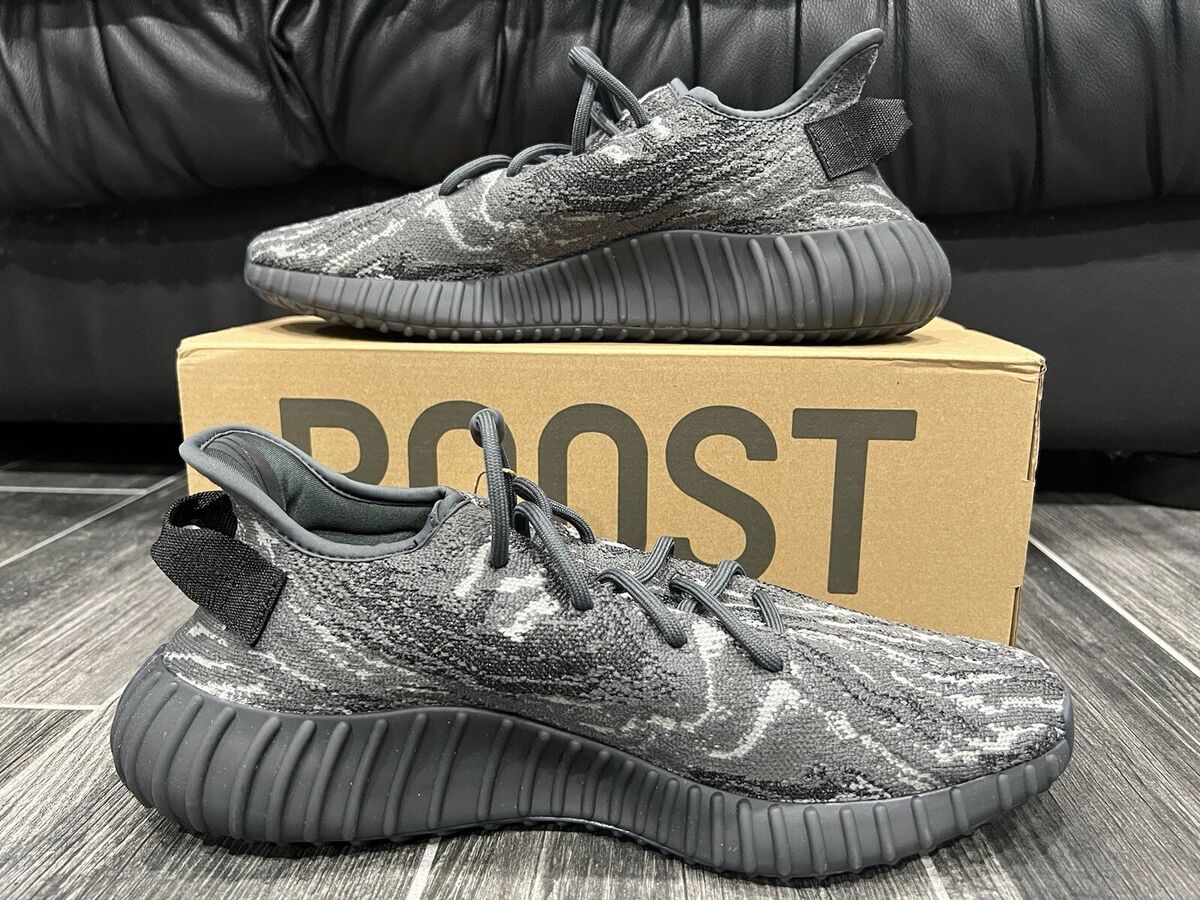 NEW* Men's Size 10.5 - adidas Yeezy Boost 350 V2 VM MX Dark NEW* Men's Size 10.5 - adidas Yeezy Boost 350 V2 VM MX Dark