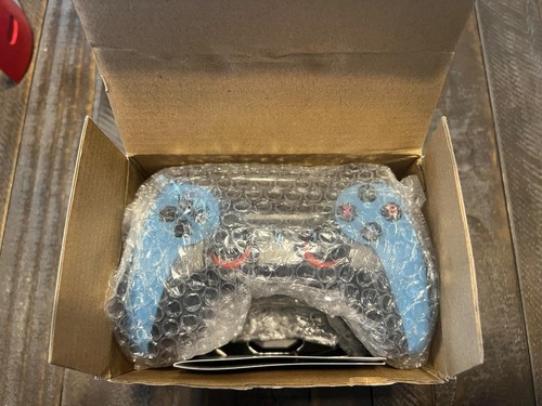 2.4G Wireless Controller Gamepad Lite - 4K Ultra HD Game Stick Lite 10,000 Games - Picture 2 of 3