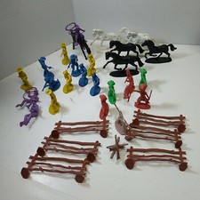 Vintage Plastic Cowboys and Indians Lot Of 36 Figures HK Hong Kong