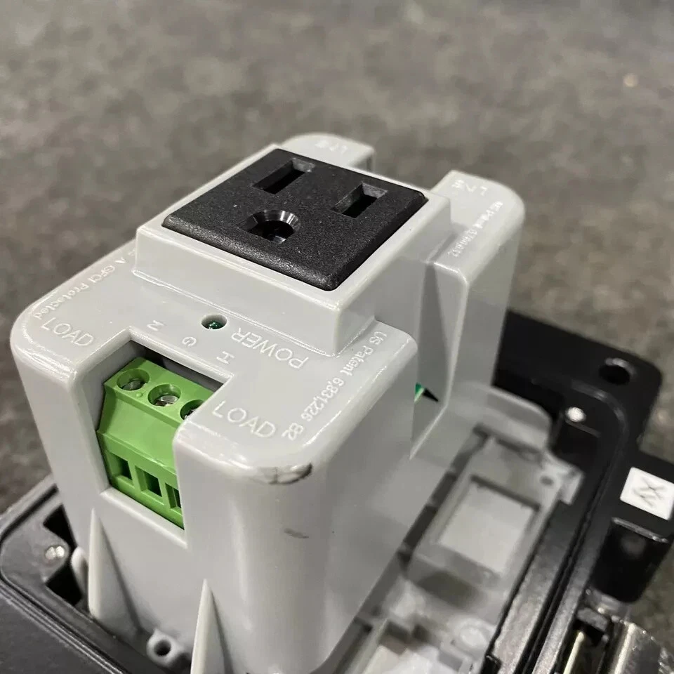 GRACE PORT H-RF0-K2 Panel Interface Connector GFCI Inside-Outlet 120 V AC 5A New - Image 4 of 4