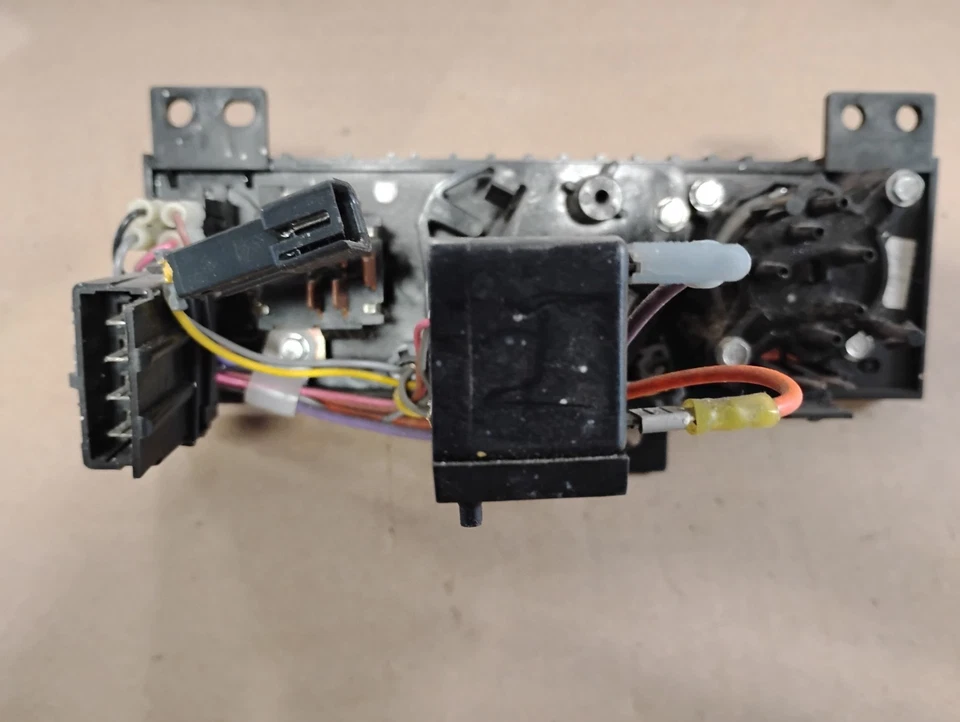 94-96 Caprice Impala SS A/C Heater Temperature Climate Control Rear Defrost - Image 3 of 3