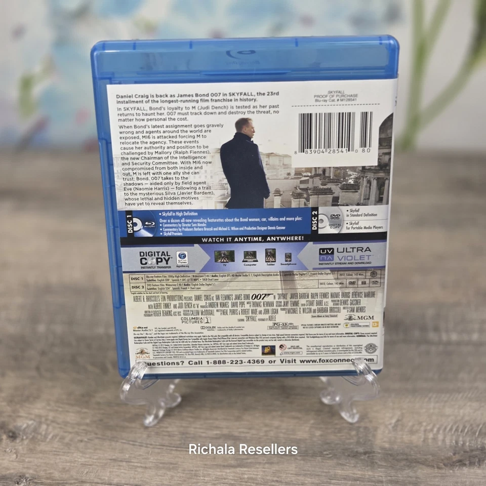 Skyfall (Blu-ray/DVD Combo, 2013) Daniel Craig  - Image 2 of 4