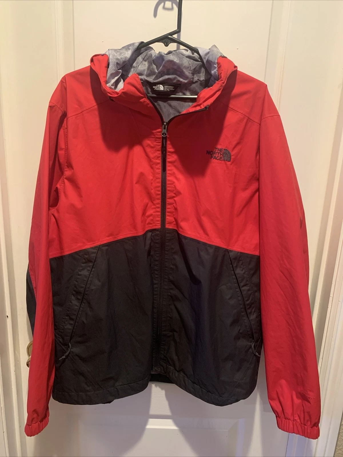 North Face Jacket Windbreaker Red size XL Waterproof/ NICE CONDITION